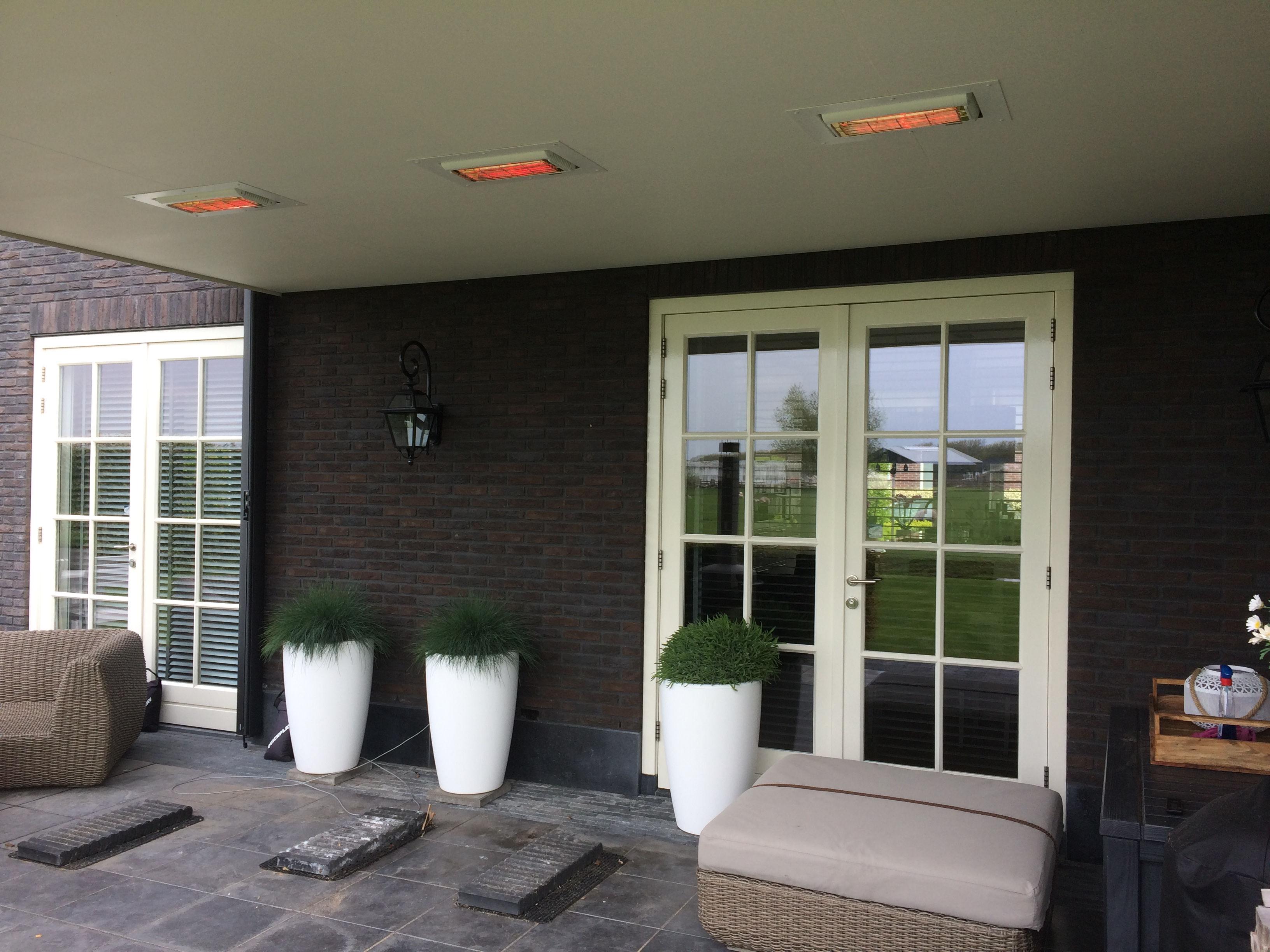 Vijftig ondersteboven Poort Inbouw terrasverwarming Knokke-Heist | Holland Infrarood Techniek